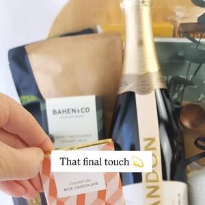 We make Corporate Gifting easy. Add your complimentary Branding kit and you're good to go. 💫

#corporategiftingaustralia 
#perthbusiness
#brandedgifts
#clientgifts
#settlementgifts