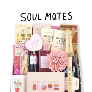 Tell Me More!
A little something for 2 Valentines! ❤️❤️ Featuring a game of questions to deepen connections.

#soulmates #valentinesday #giftboxes #perthbusiness #australiawide

Shop the link in bio to view our full range ❤️