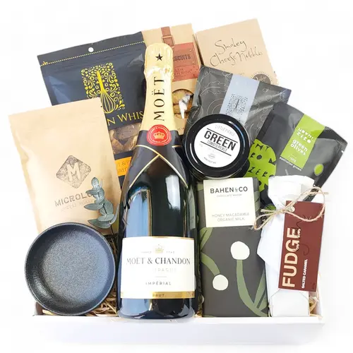 Moet Gourmet Luxe Mix Gift Box thumbnail