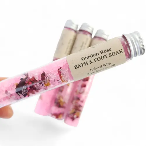 5. Festive Fizz Christmas Gift Box thumbnail