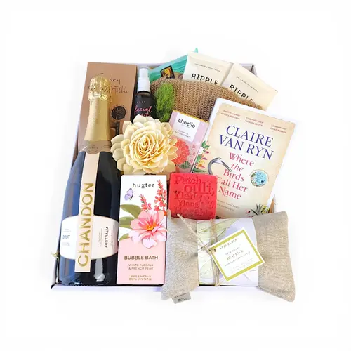 Deluxe Book & Bubbles Pamper Gift Box Deluxe Book & Bubbles Pamper Gift Box