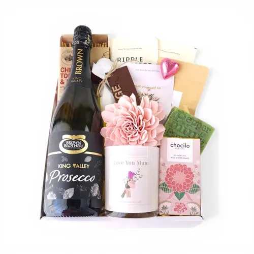 Candles & Bubbles for Mum Gift Box thumbnail