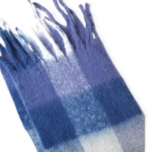 3. Soft Plush Scarf Pink / Blue thumbnail