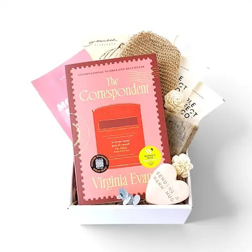 Book Boxt - The Correspondent Gift Box